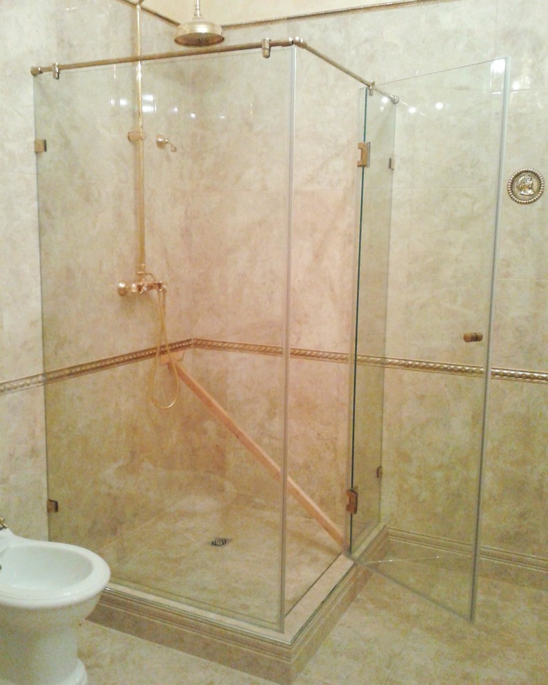 Угловые душевые конструкции