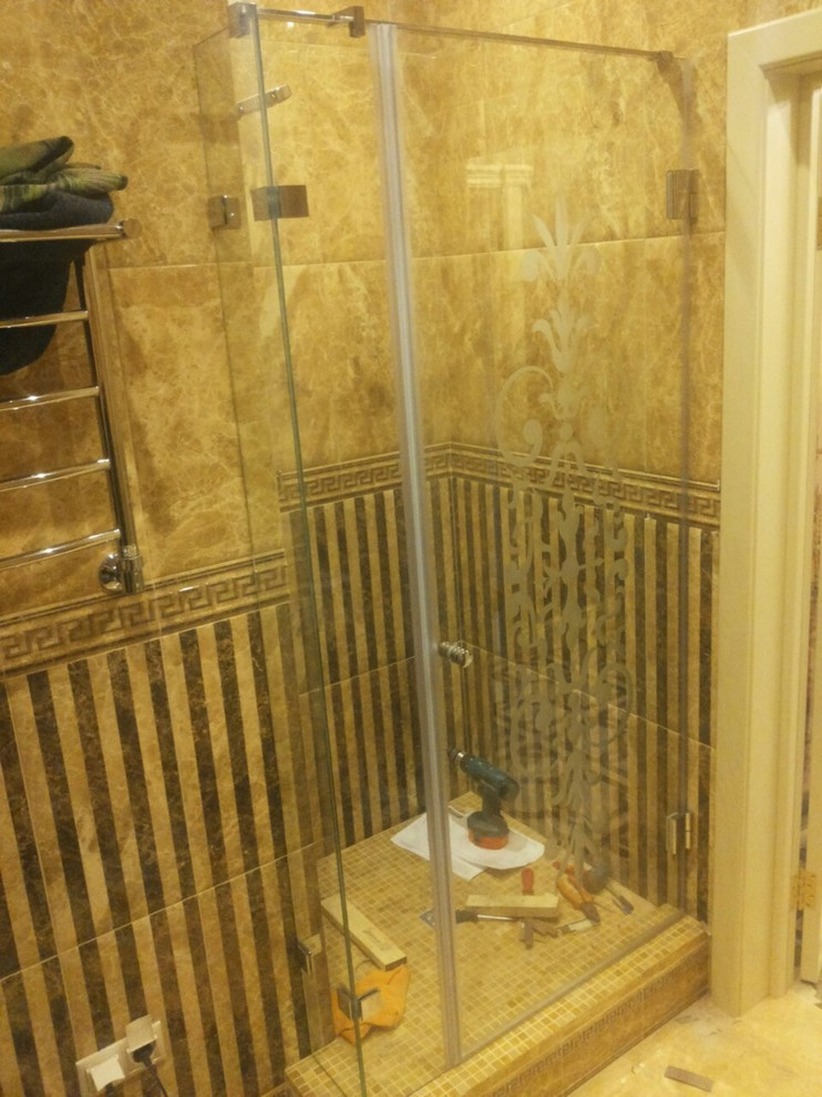 Угловые душевые конструкции