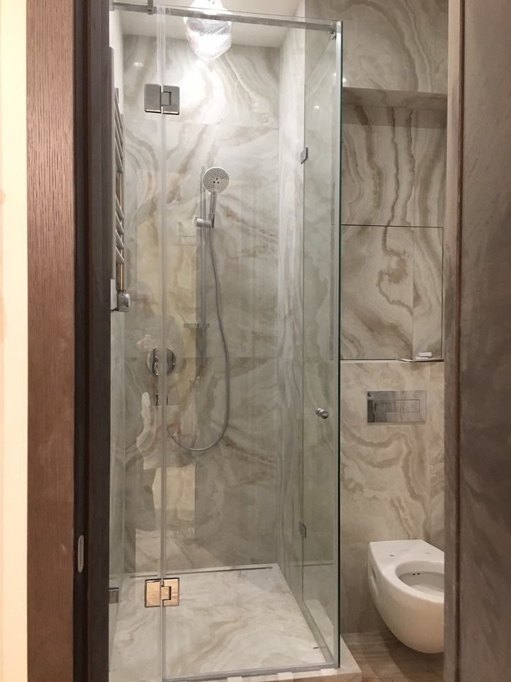 Угловые душевые конструкции