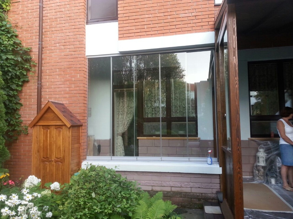 Остекление безрамное (террасы , беседки ,бассейны)