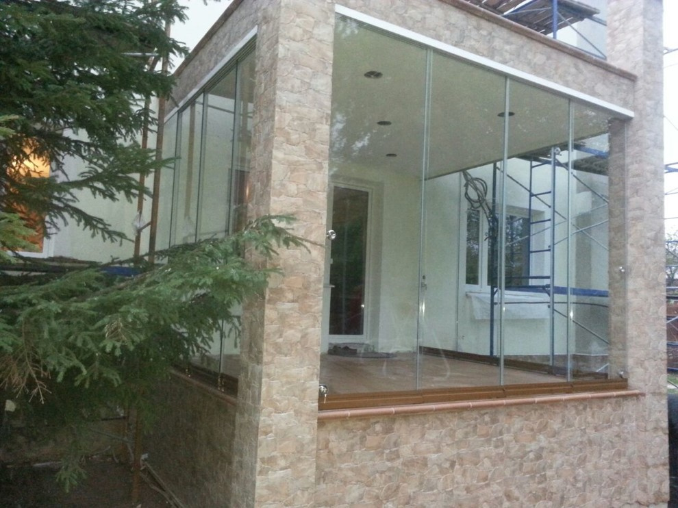 Остекление безрамное (террасы , беседки ,бассейны)