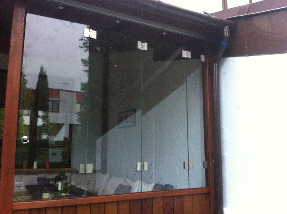 Остекление безрамное (террасы , беседки ,бассейны)