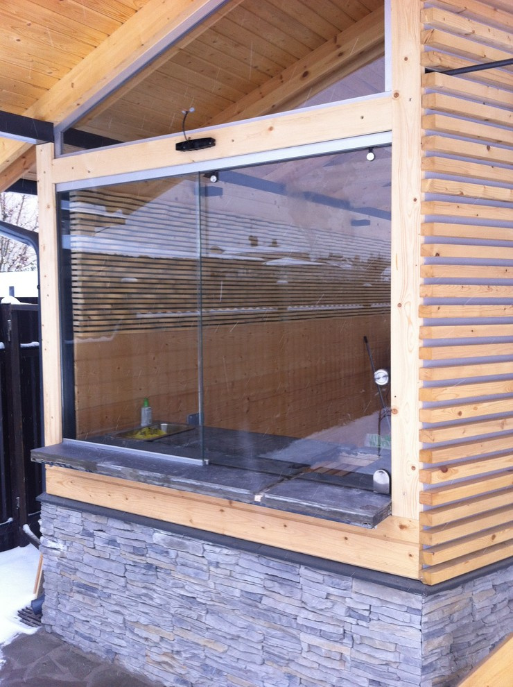 Остекление безрамное (террасы , беседки ,бассейны)