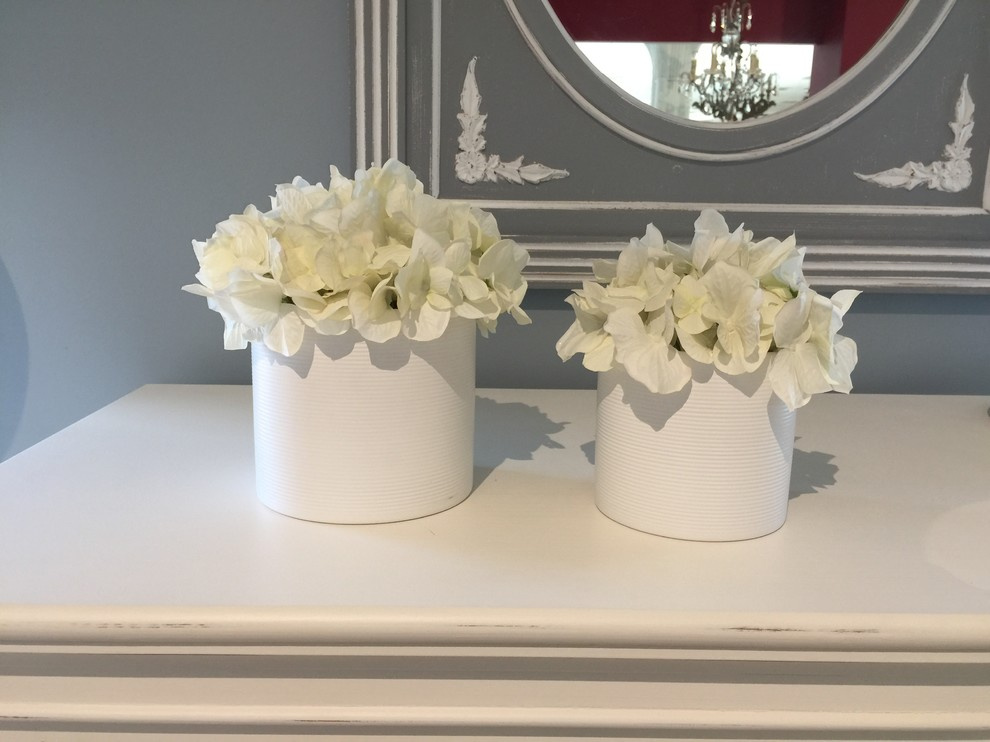 Классическая гортензия в современном интерьере.  В салоне мебели Инлавка