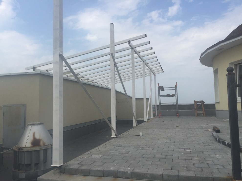 Оформление крыши. Пентхаус 17-этажного дома с выходом на крышу.