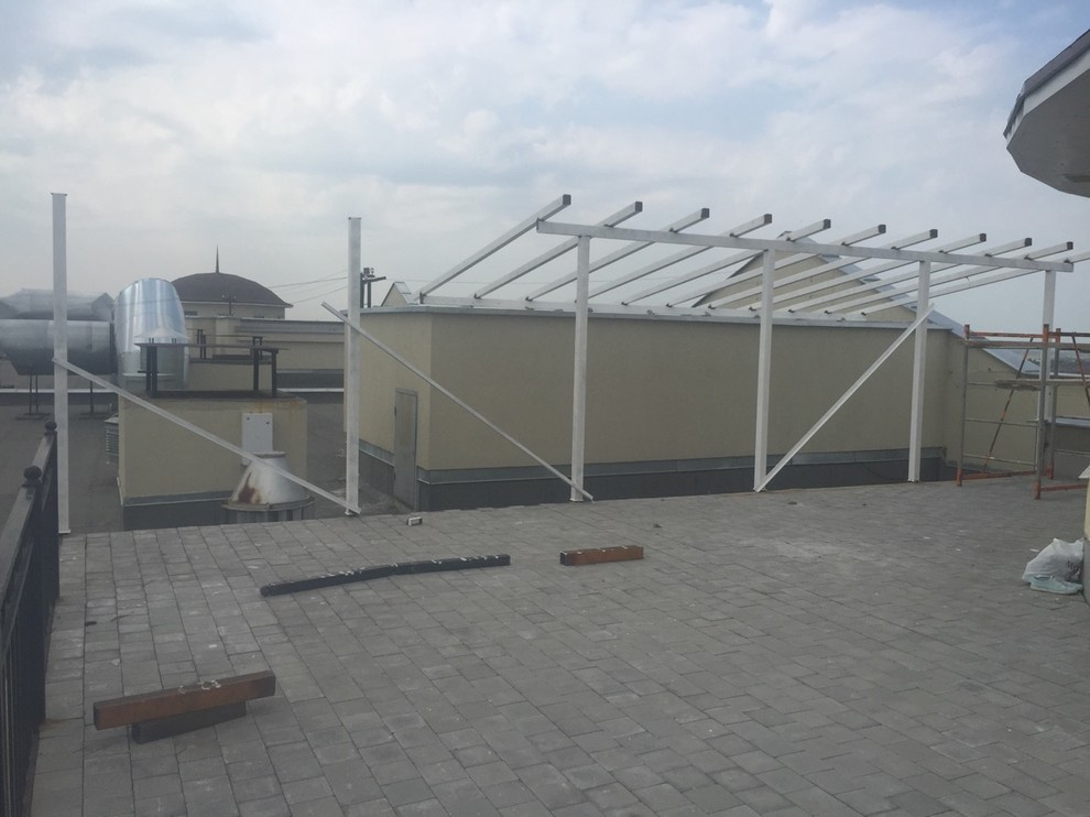 Оформление крыши. Пентхаус 17-этажного дома с выходом на крышу.