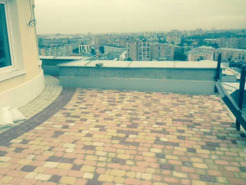 Оформление крыши. Пентхаус 17-этажного дома с выходом на крышу.