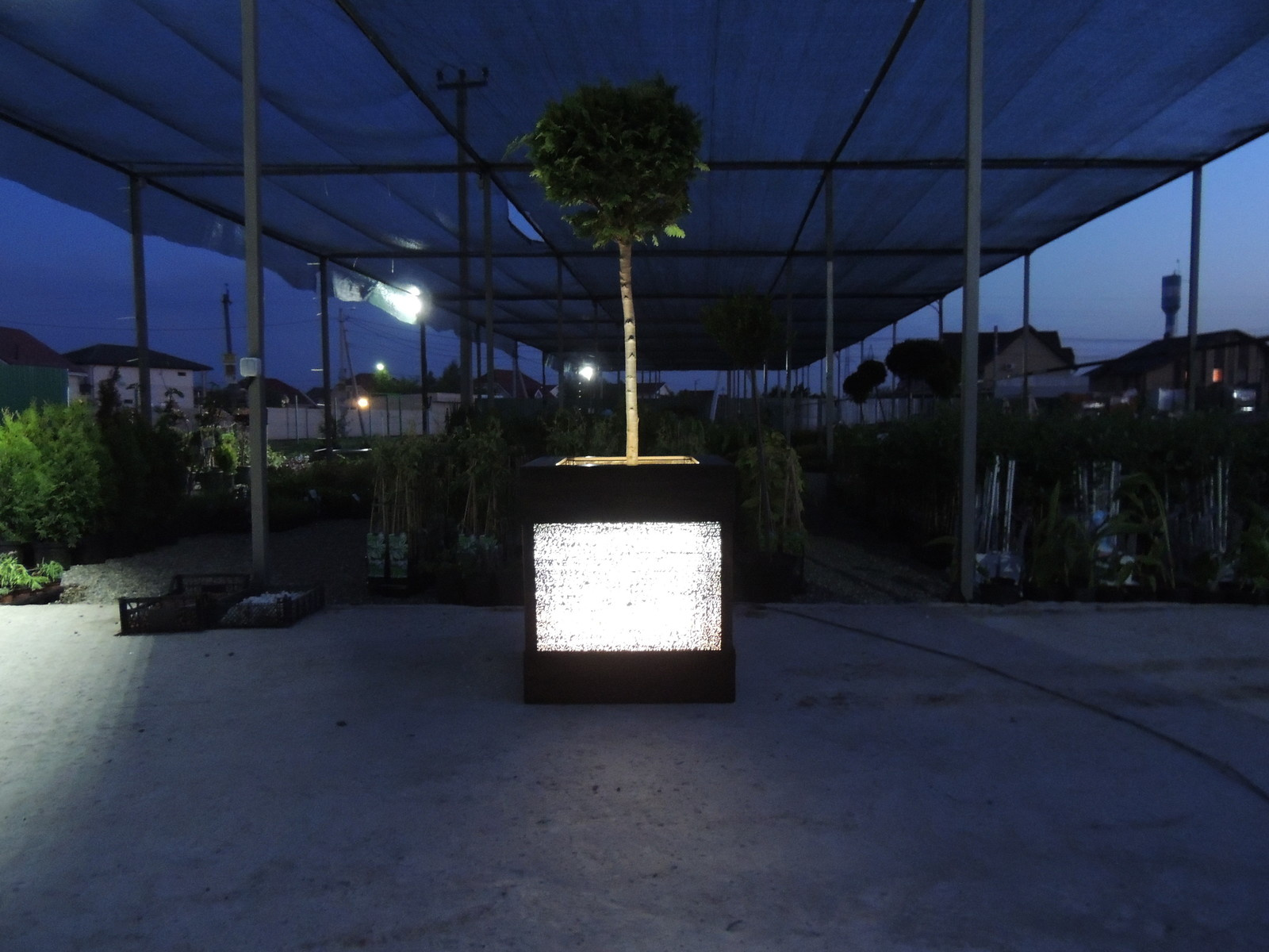 Уличное кашпо