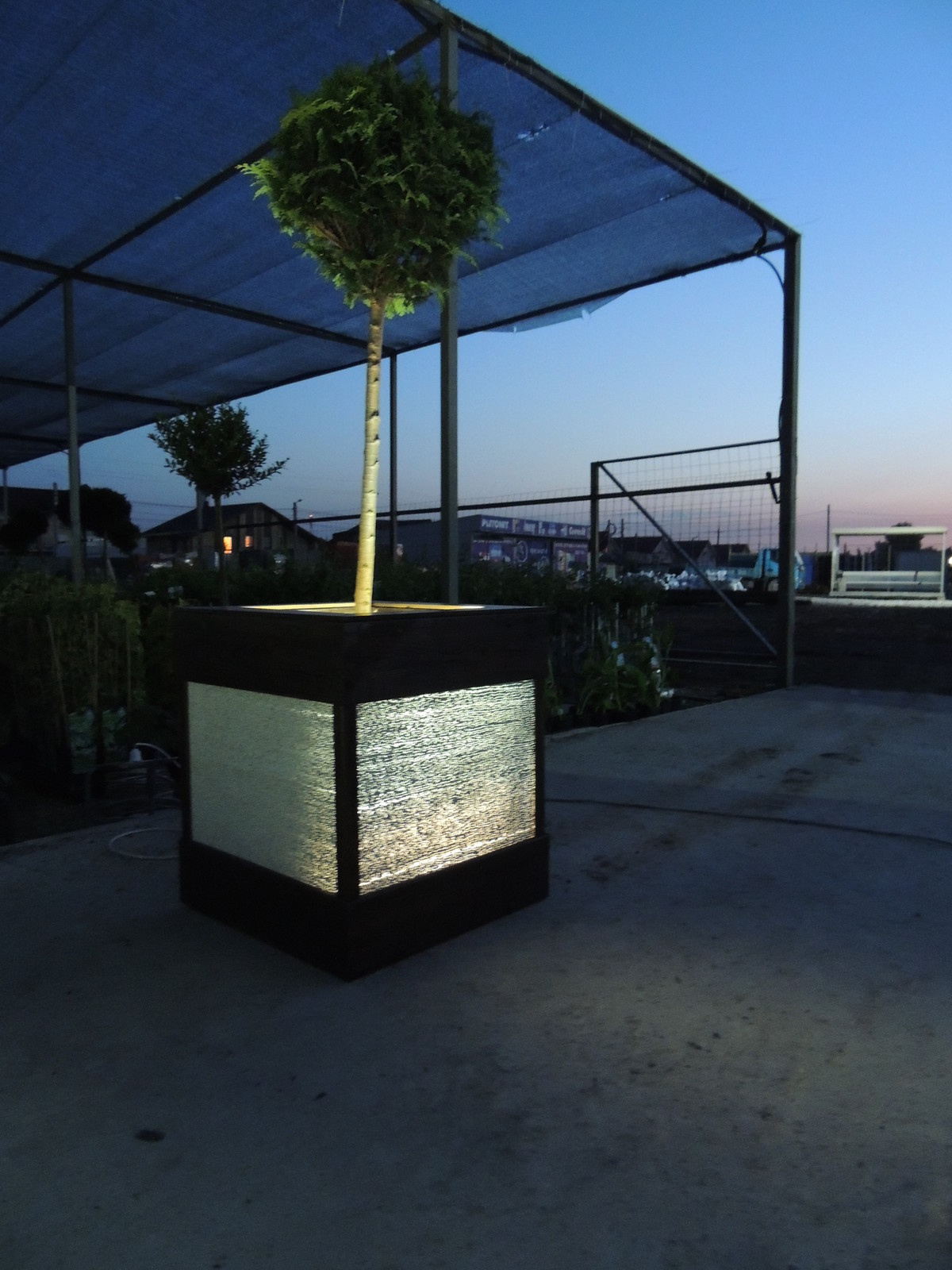 Уличное кашпо