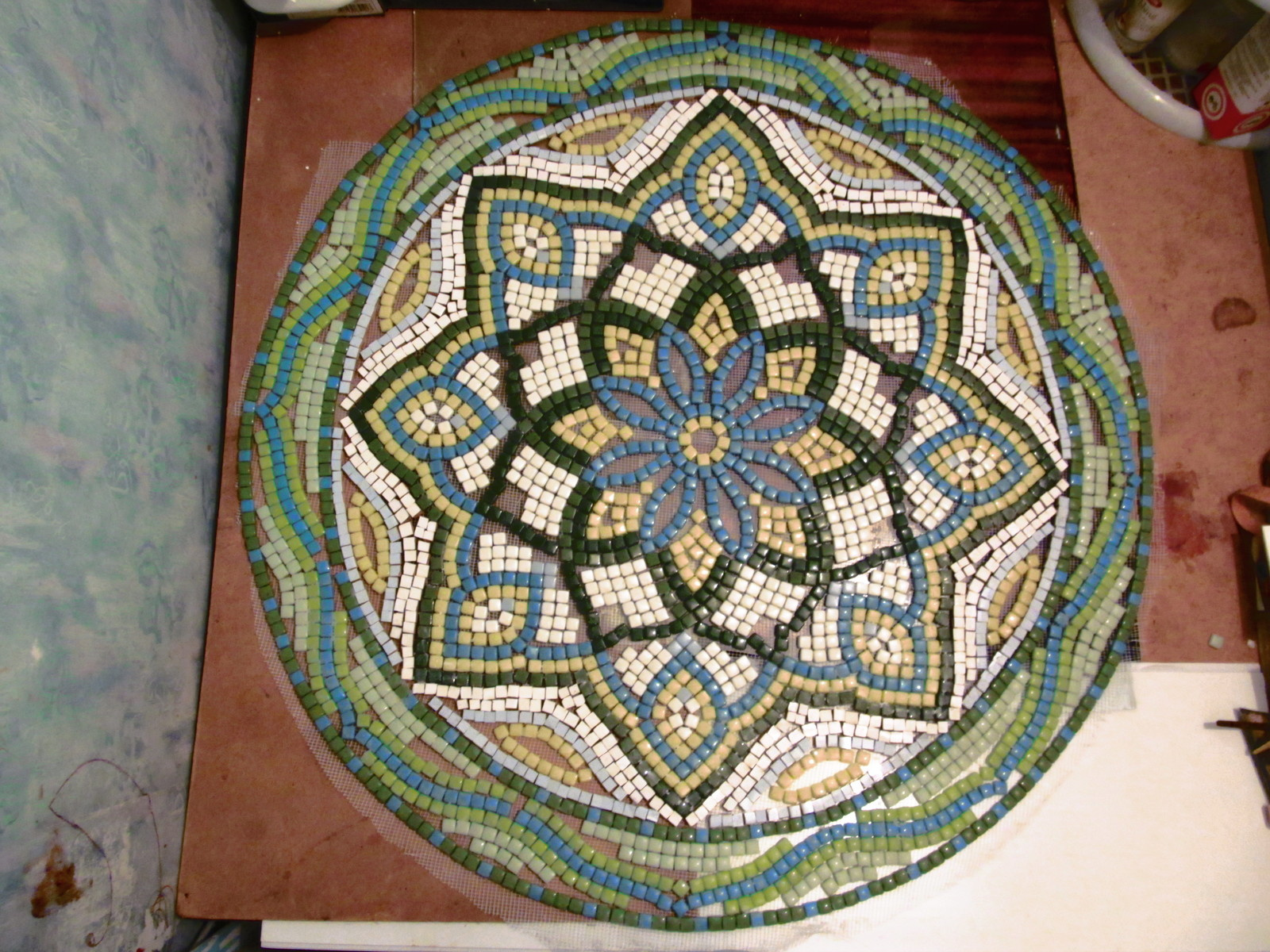 Мозаичный стол