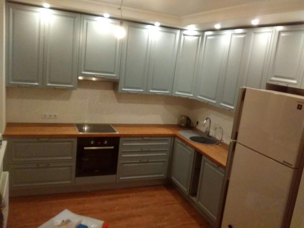 Серо-голубая кухня