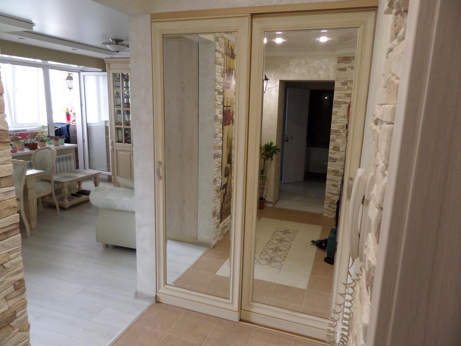 Изготовили мебель на заказ из дерева Ясень