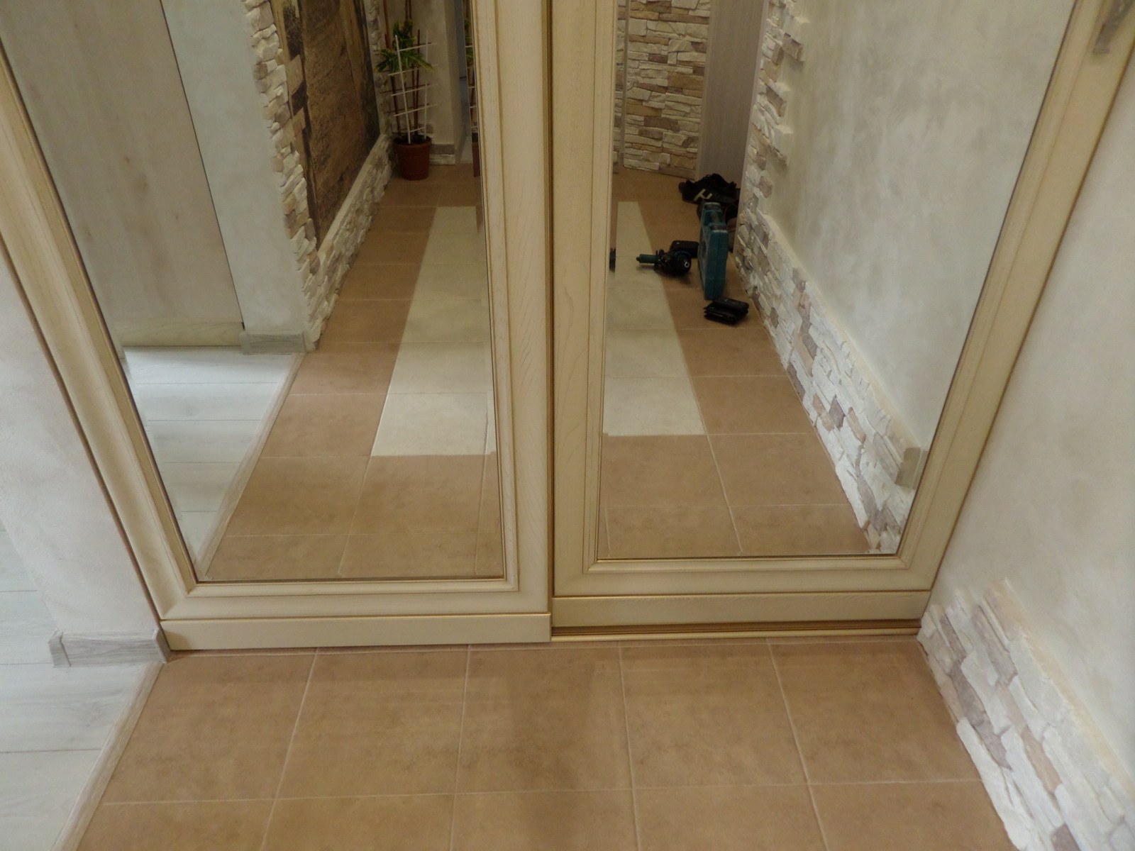 Изготовили мебель на заказ из дерева Ясень