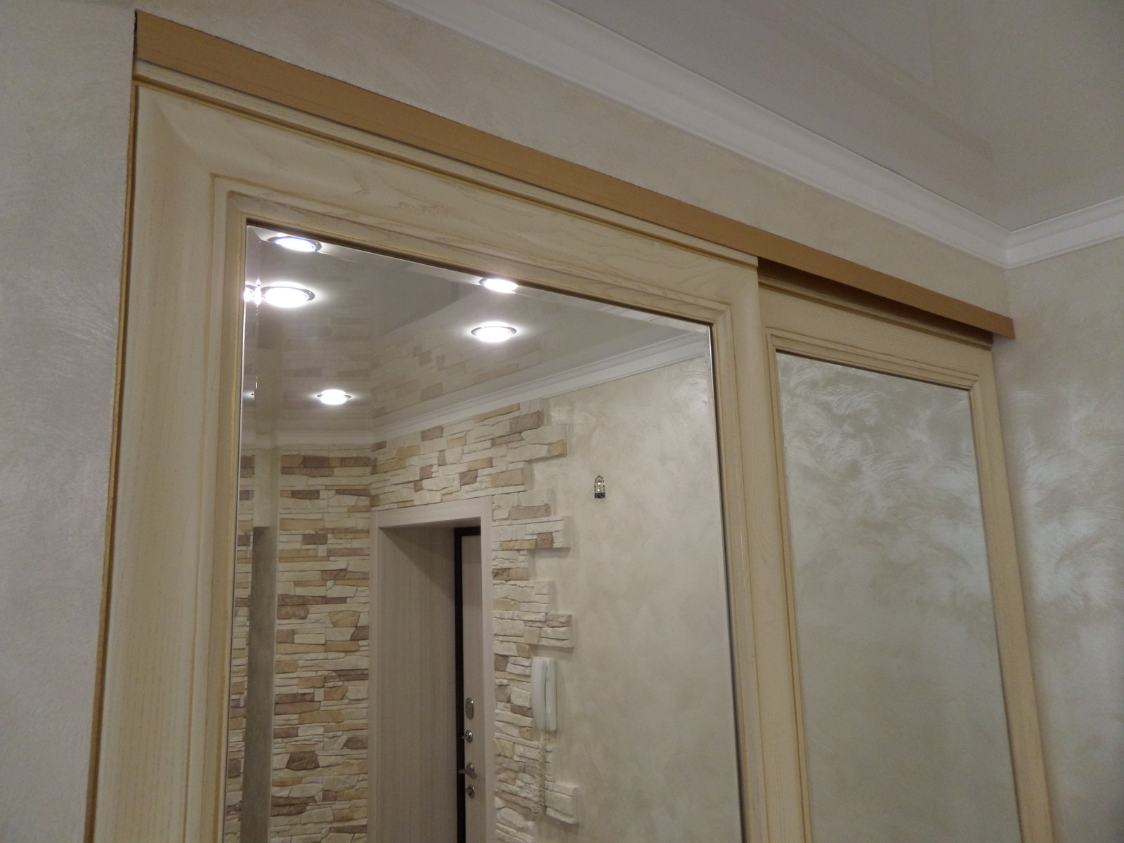 Изготовили мебель на заказ из дерева Ясень