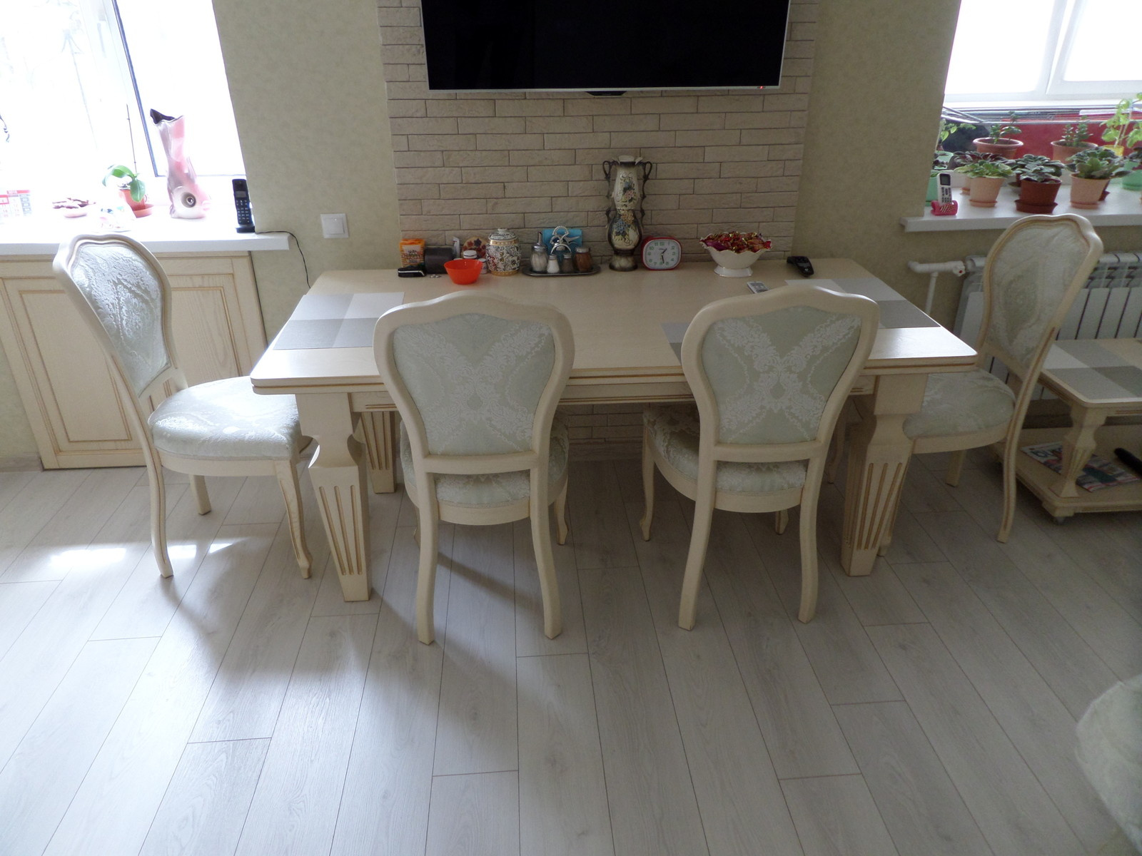 Изготовили мебель на заказ из дерева Ясень