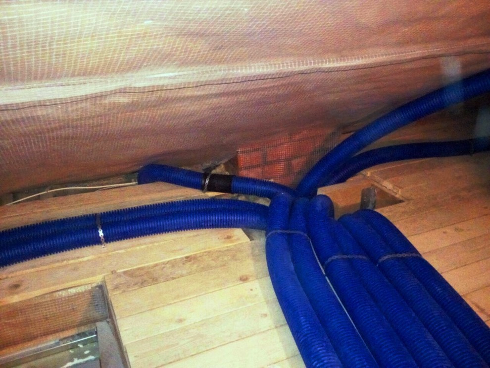 Монтаж системы вентиляции в двухэтажном доме.