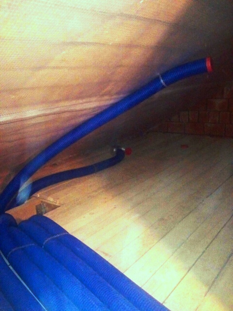 Монтаж системы вентиляции в двухэтажном доме.