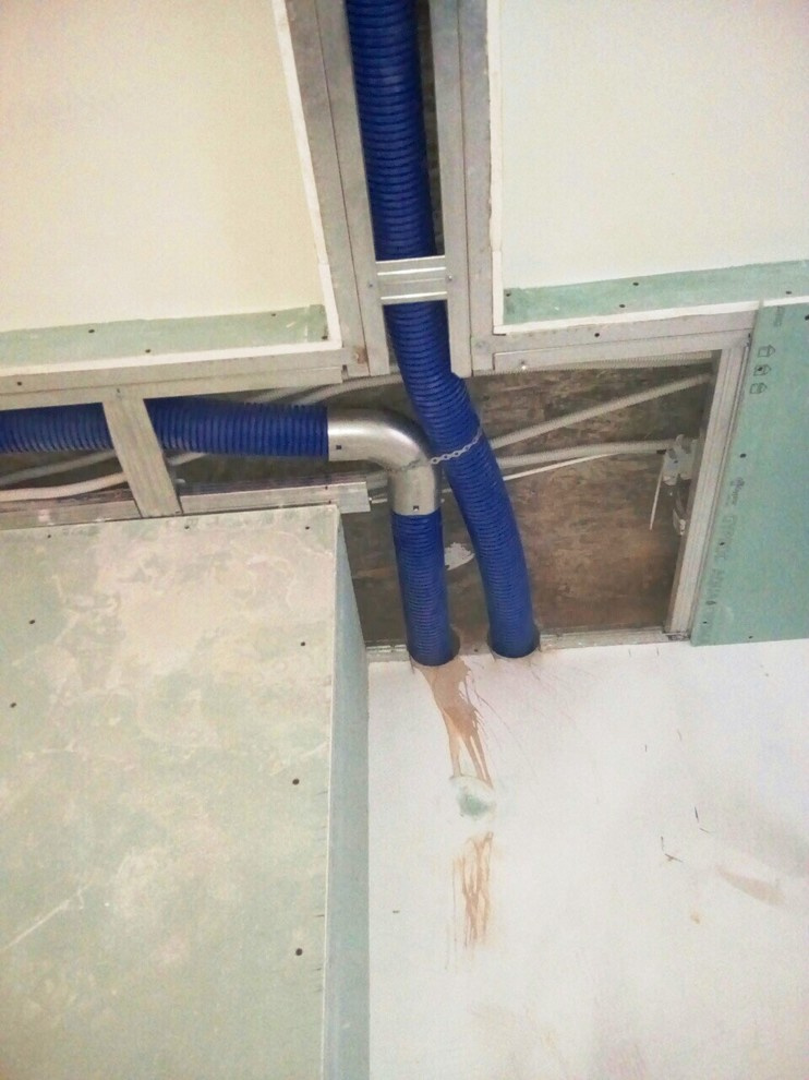 Монтаж системы вентиляции в двухэтажном доме.