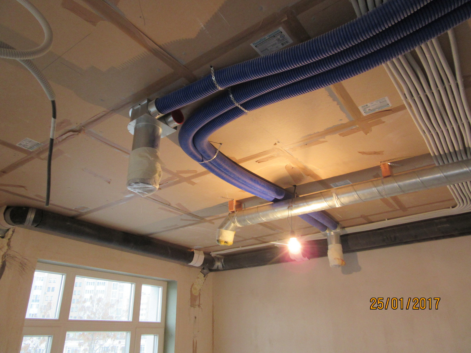 Монтаж системы вентиляции в квартире ЖК «Аристократ»