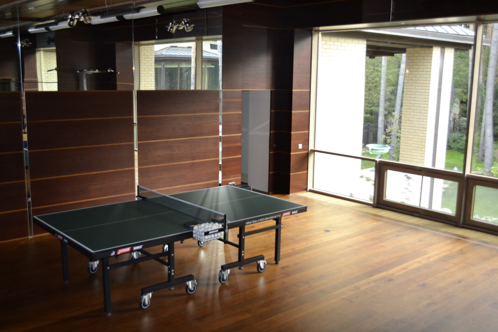 Мебель и предметы интерьера, выполненные по моим эскизам совместно с фабриками