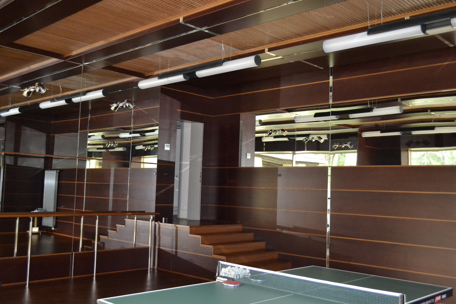 Мебель и предметы интерьера, выполненные по моим эскизам совместно с фабриками