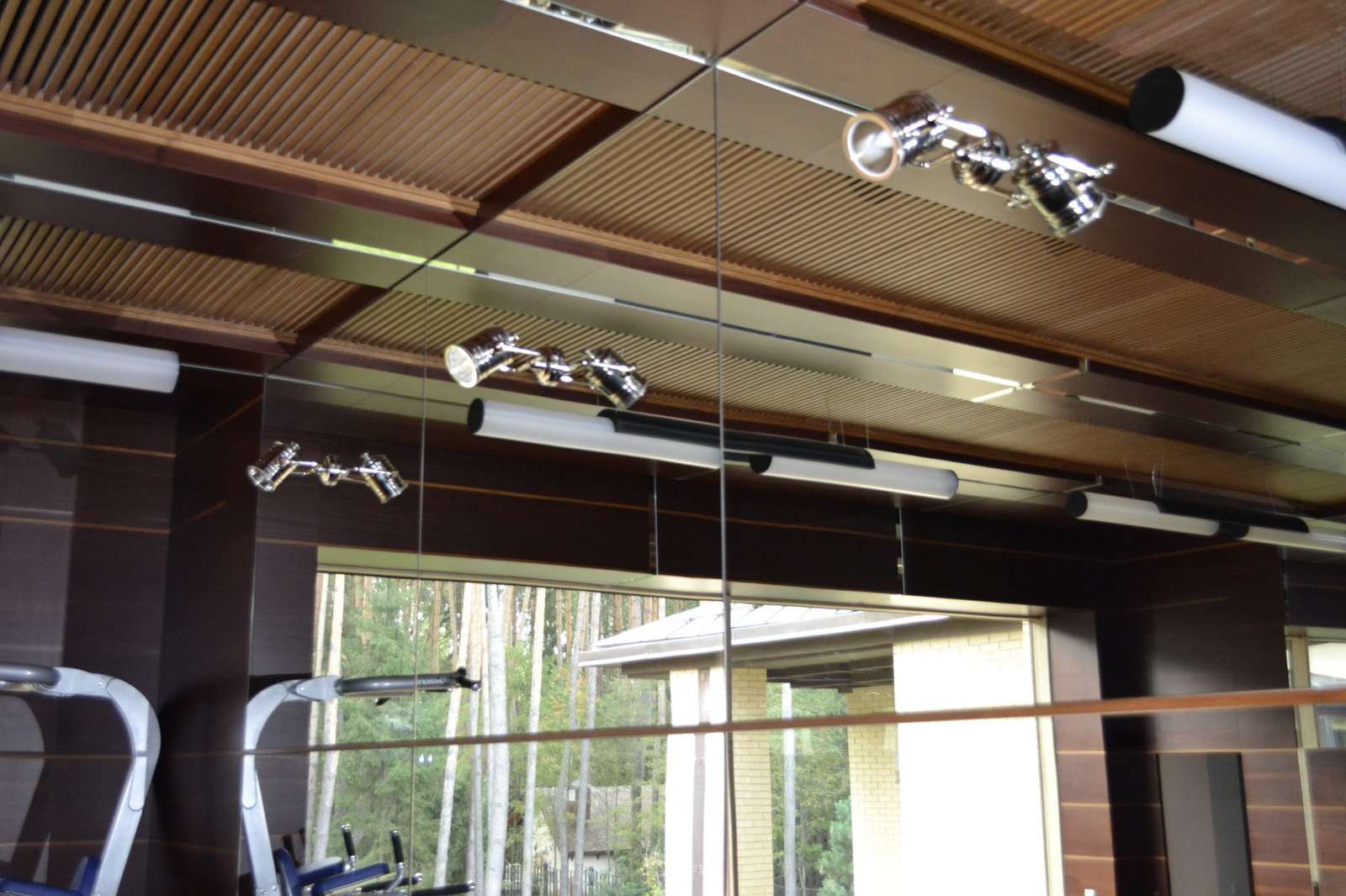 Мебель и предметы интерьера, выполненные по моим эскизам совместно с фабриками