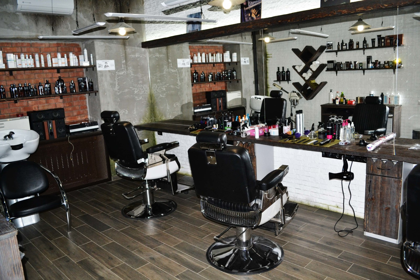 Barber shop "The Goose"