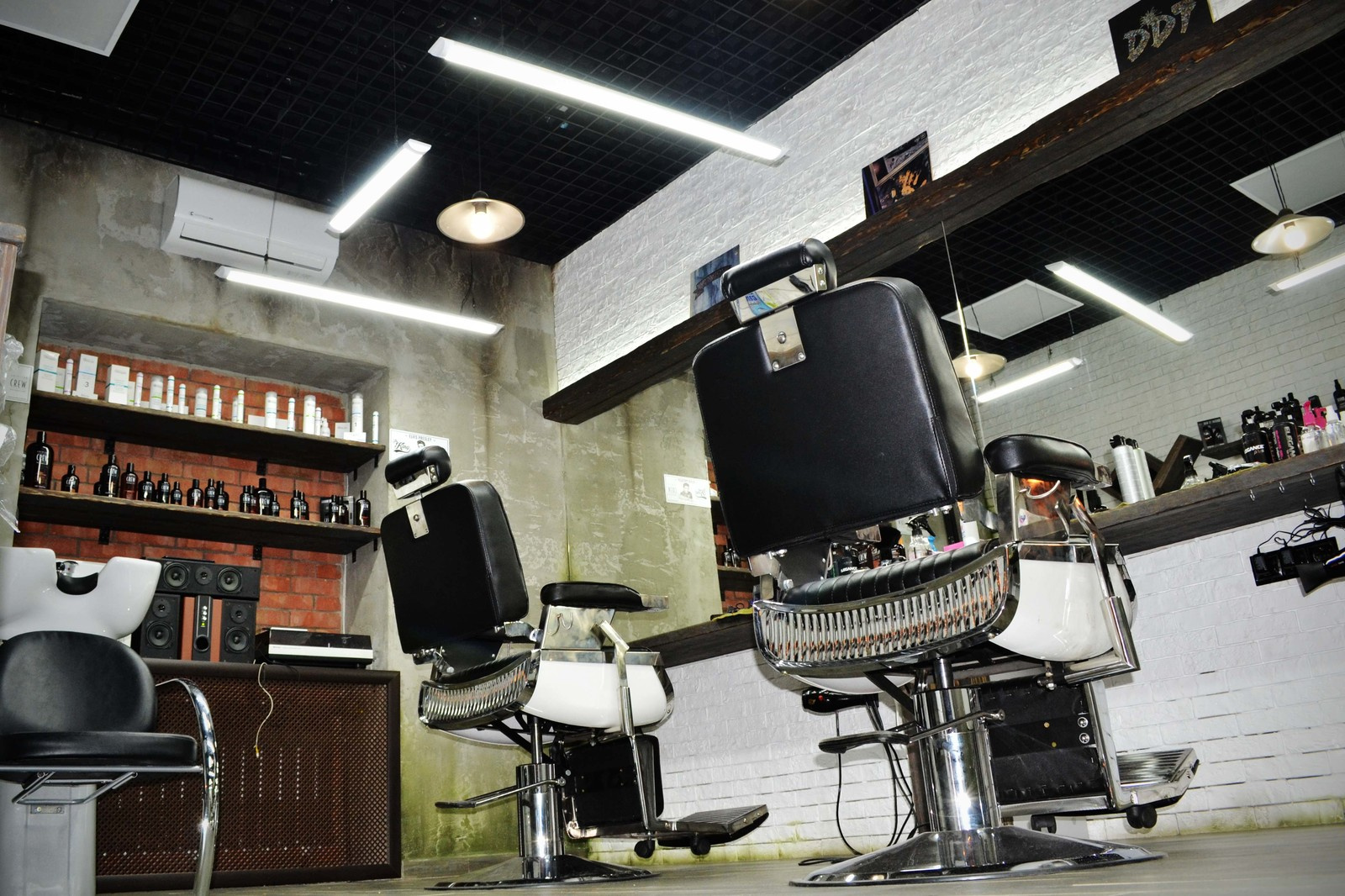 Barber shop "The Goose"