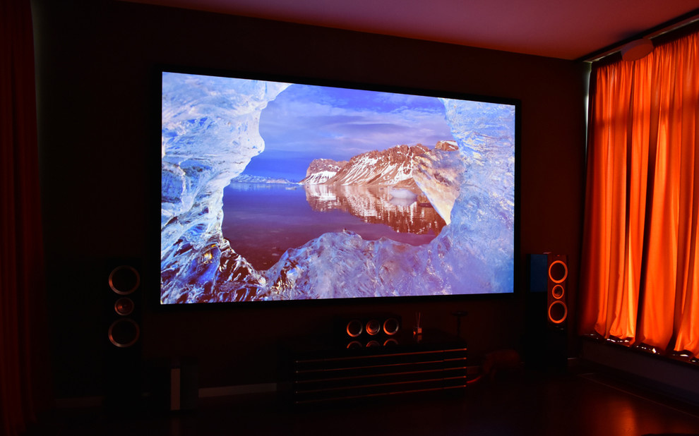 Домашний кинозал в коттедже