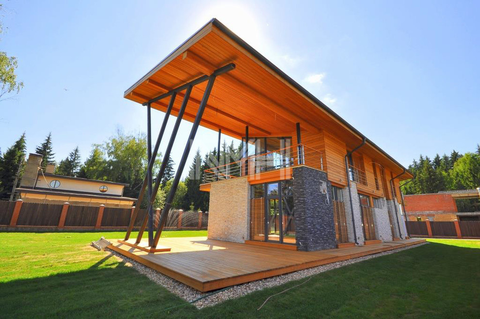 Дом из натуральных материалов в стиле хай-тек