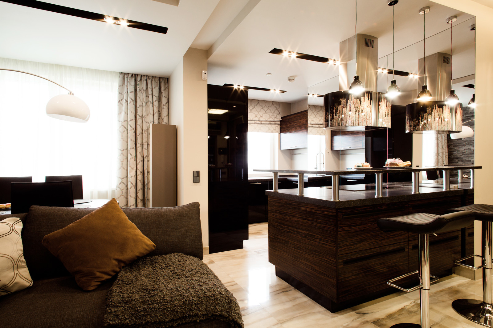 Однажды в Нью-Йорке: кухня - столовая - гостиная