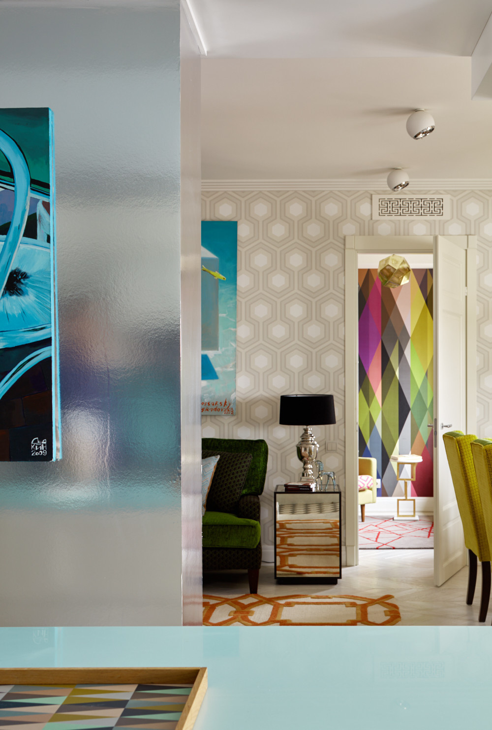 Цветной интерьер квартиры на Ломоносовском