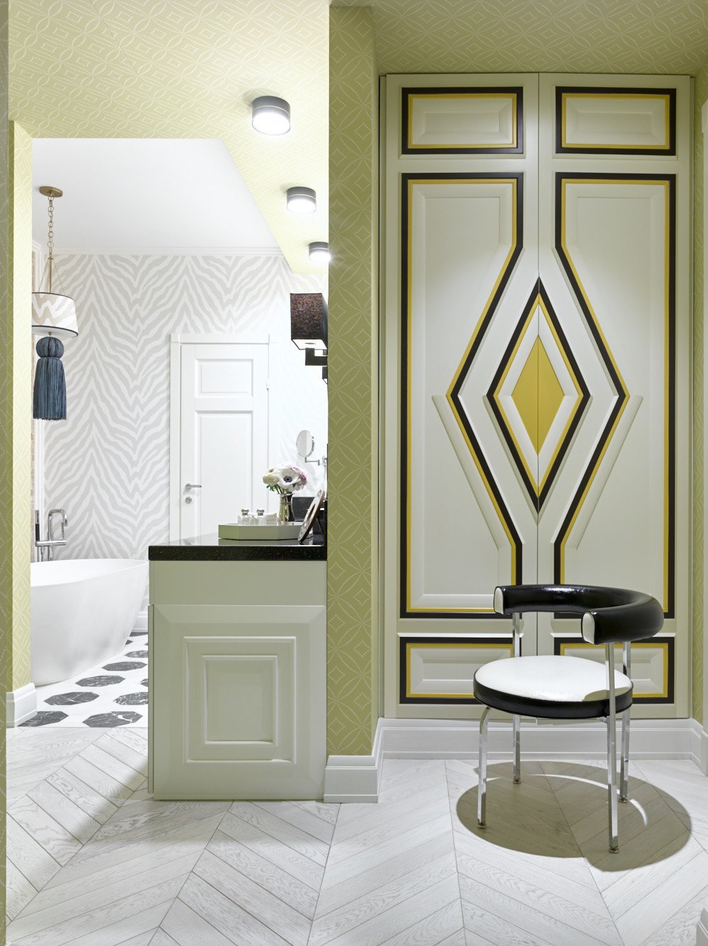 Цветной интерьер квартиры на Ломоносовском