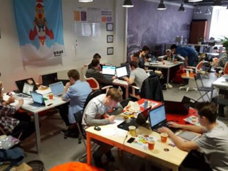 Москва-Париж  Бизнес инкубатор "Обвиус" 700м2