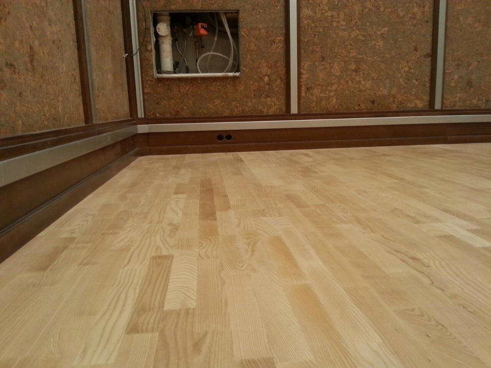 Укладка спортивного паркета в частном доме