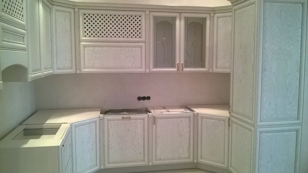 Обложка проекта: Кухня в классическо-современном стиле