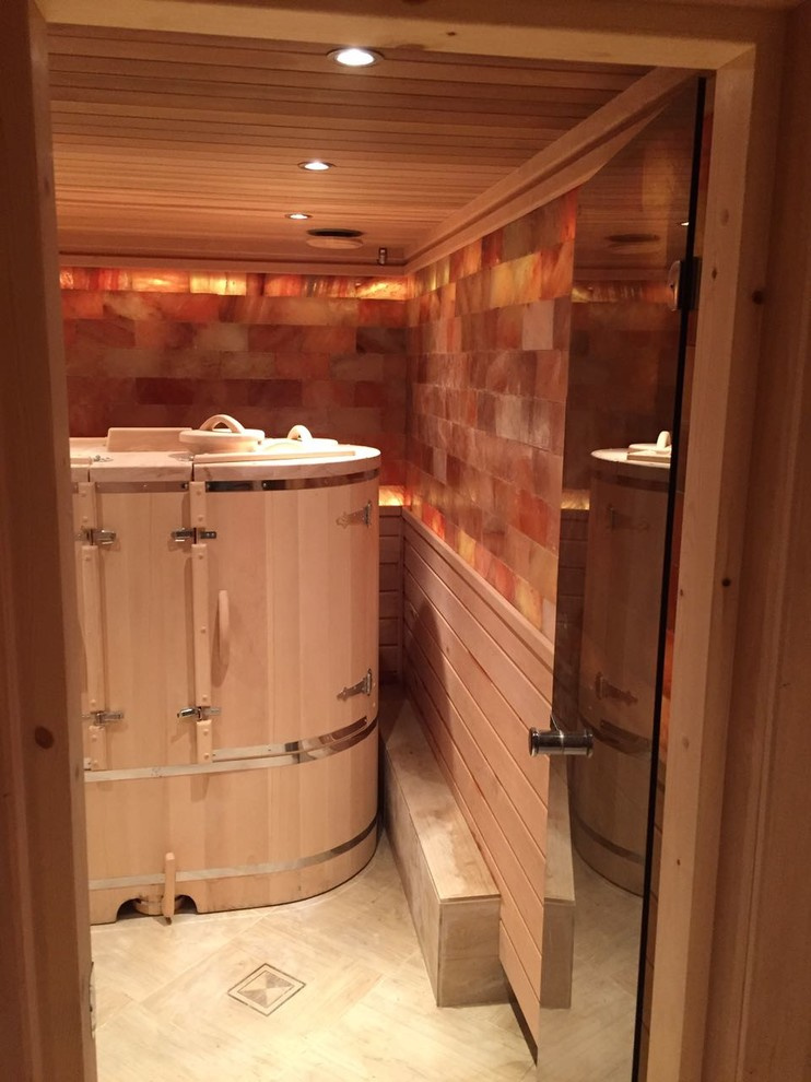 Сауна и комтата с гималайской солью и фитобочкой
