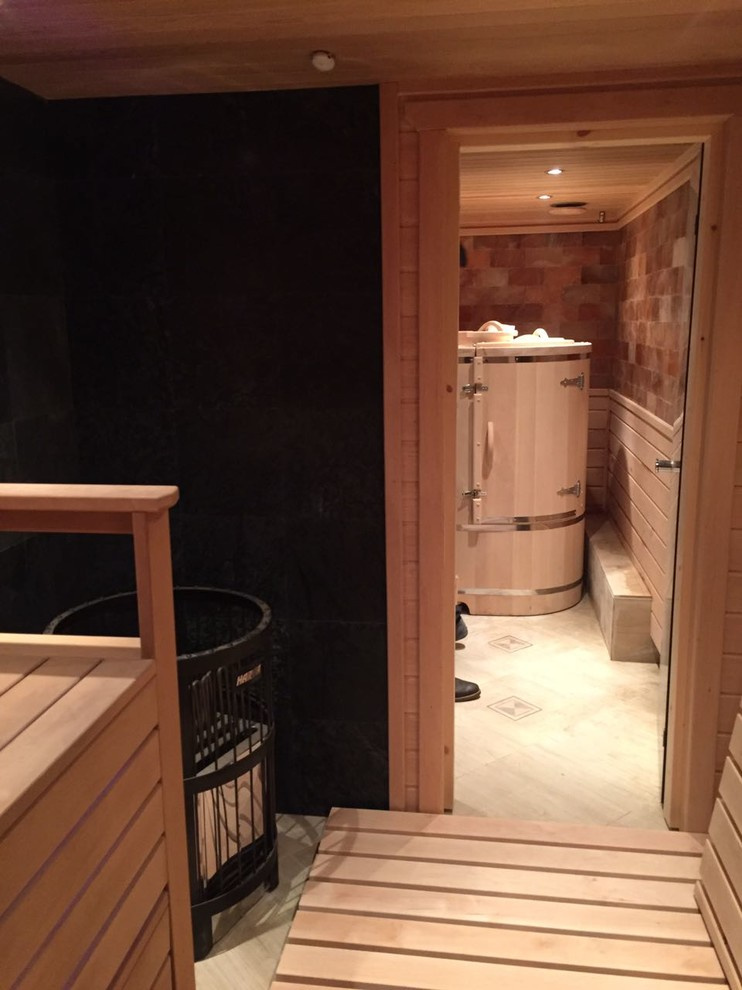 Сауна и комтата с гималайской солью и фитобочкой