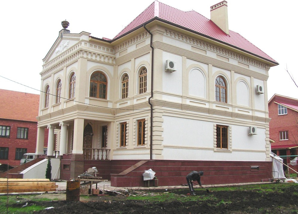 Частный дом с фреской