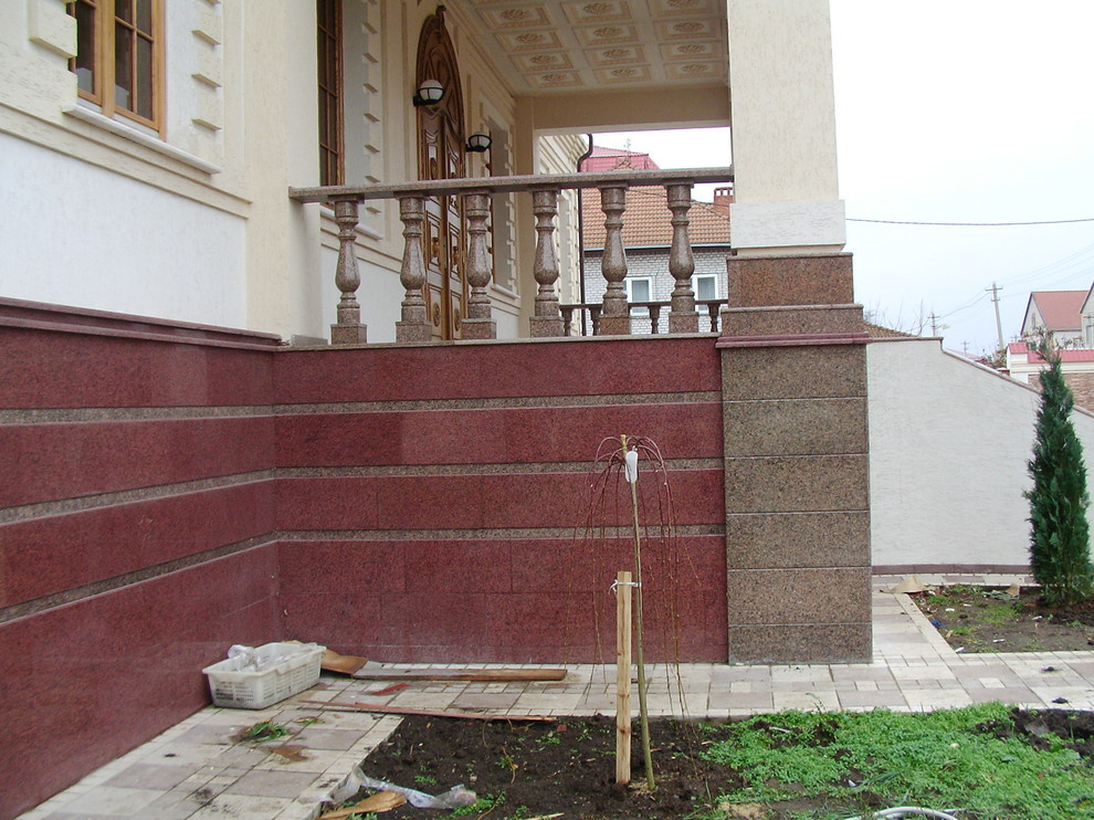 Частный дом с фреской