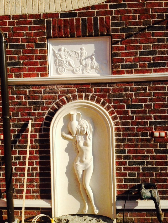 Частный дом с фреской