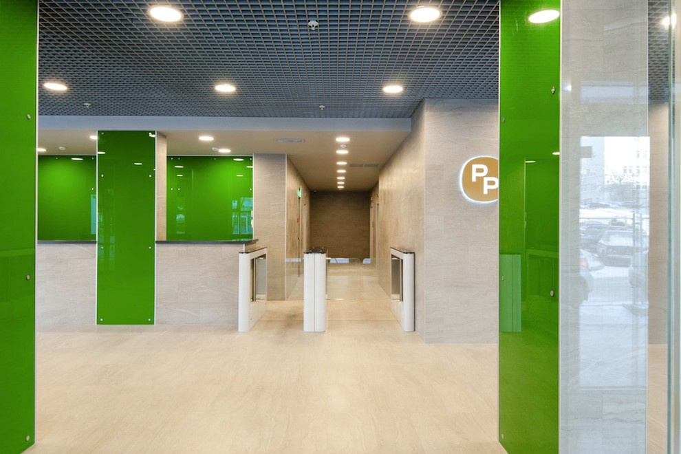 Poklonka Place Green Tower
