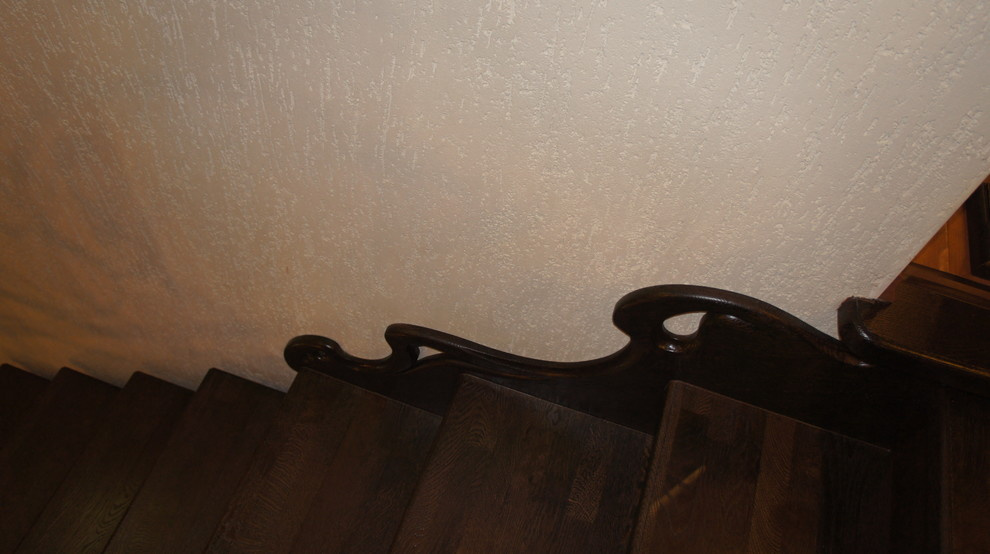 Обложка проекта: Дубовая лестница с резными перилами