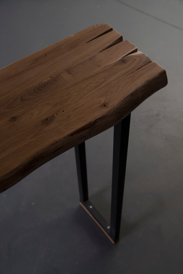 Дубовая консоль