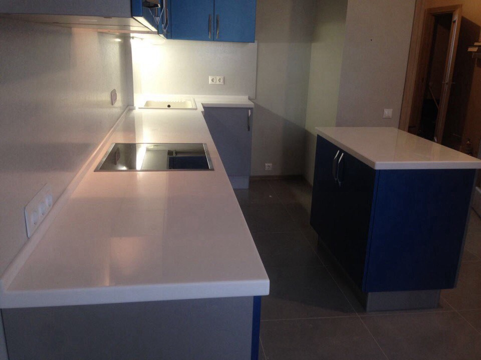 Столешница из камня на кухню