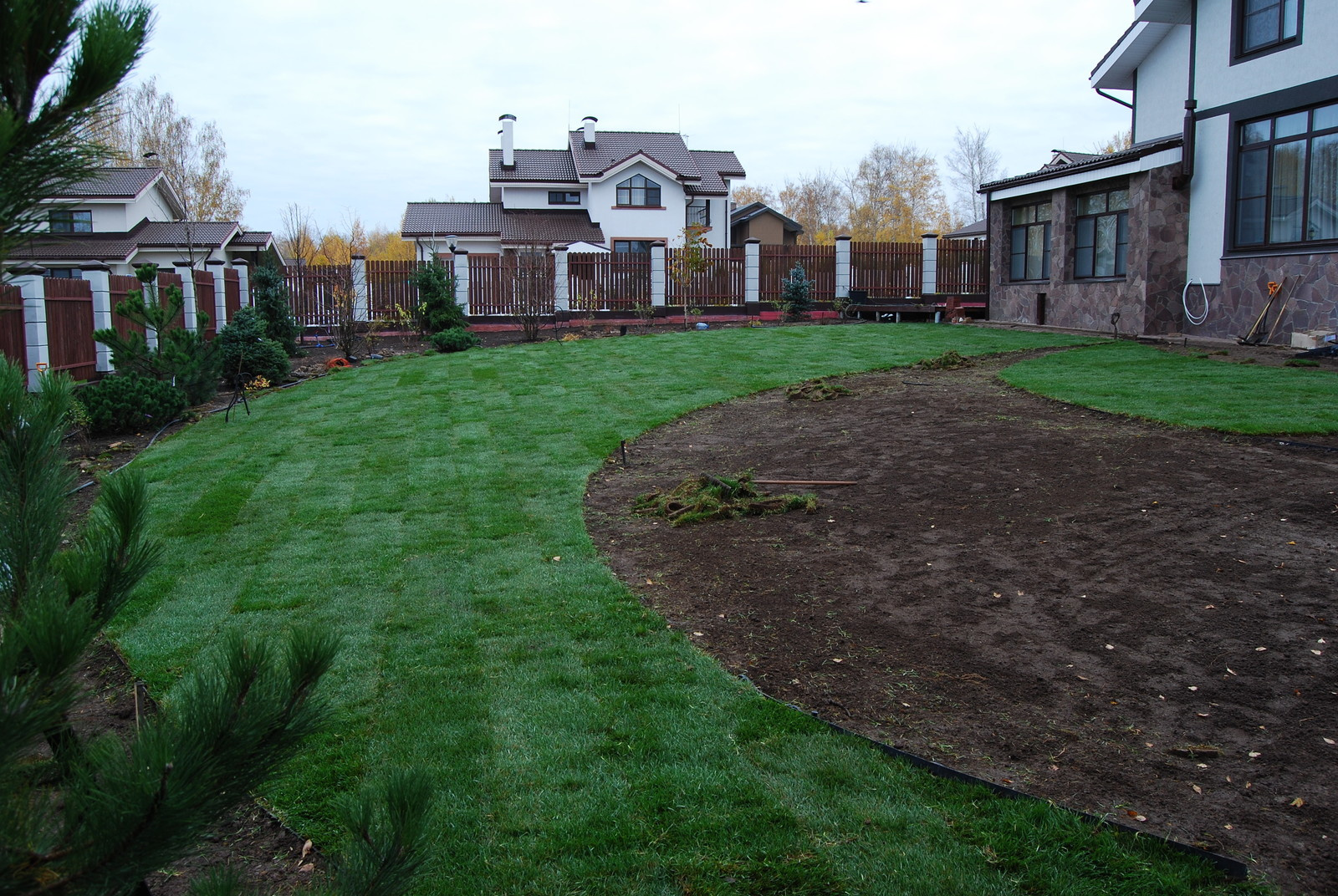 укладка рулонного газона "де люкс"