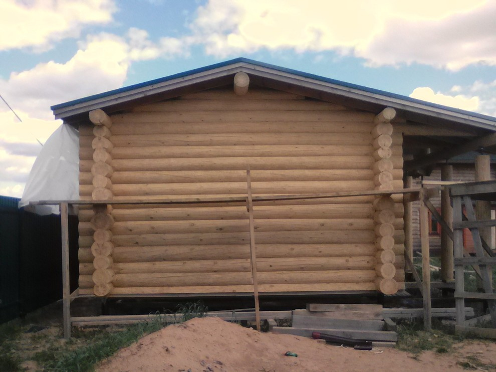 производим работы по шлифовке, покраске, конопатке срубов