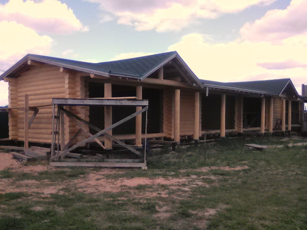 производим работы по шлифовке, покраске, конопатке срубов