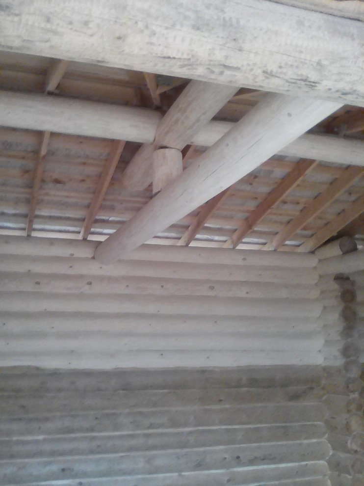 производим работы по шлифовке, покраске, конопатке срубов