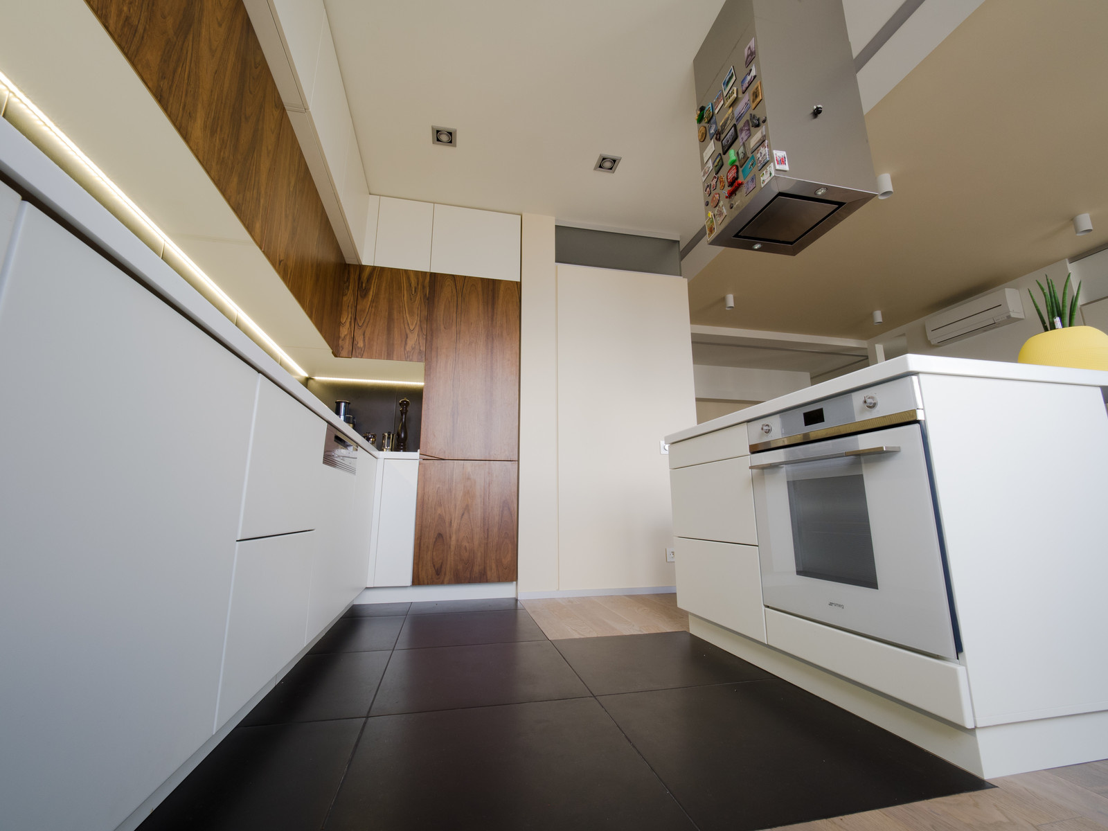 Современная кухня с островом